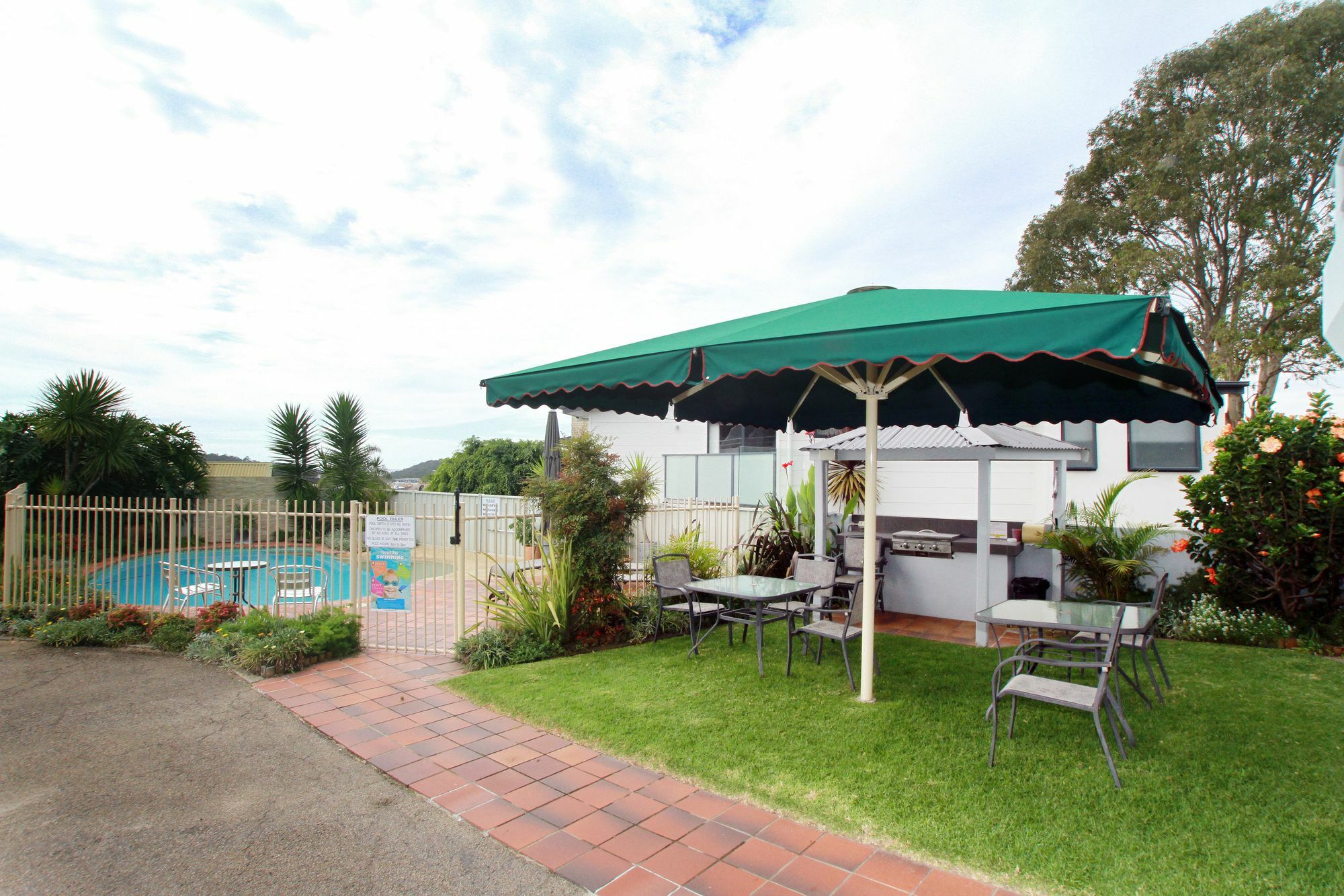 Sea Spray Motel - Merimbula (Adults Only) מראה חיצוני תמונה